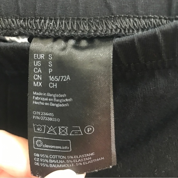 3/$15 divided H&M tuxedo stripe black bike shorts size small - Picture 8 of 9